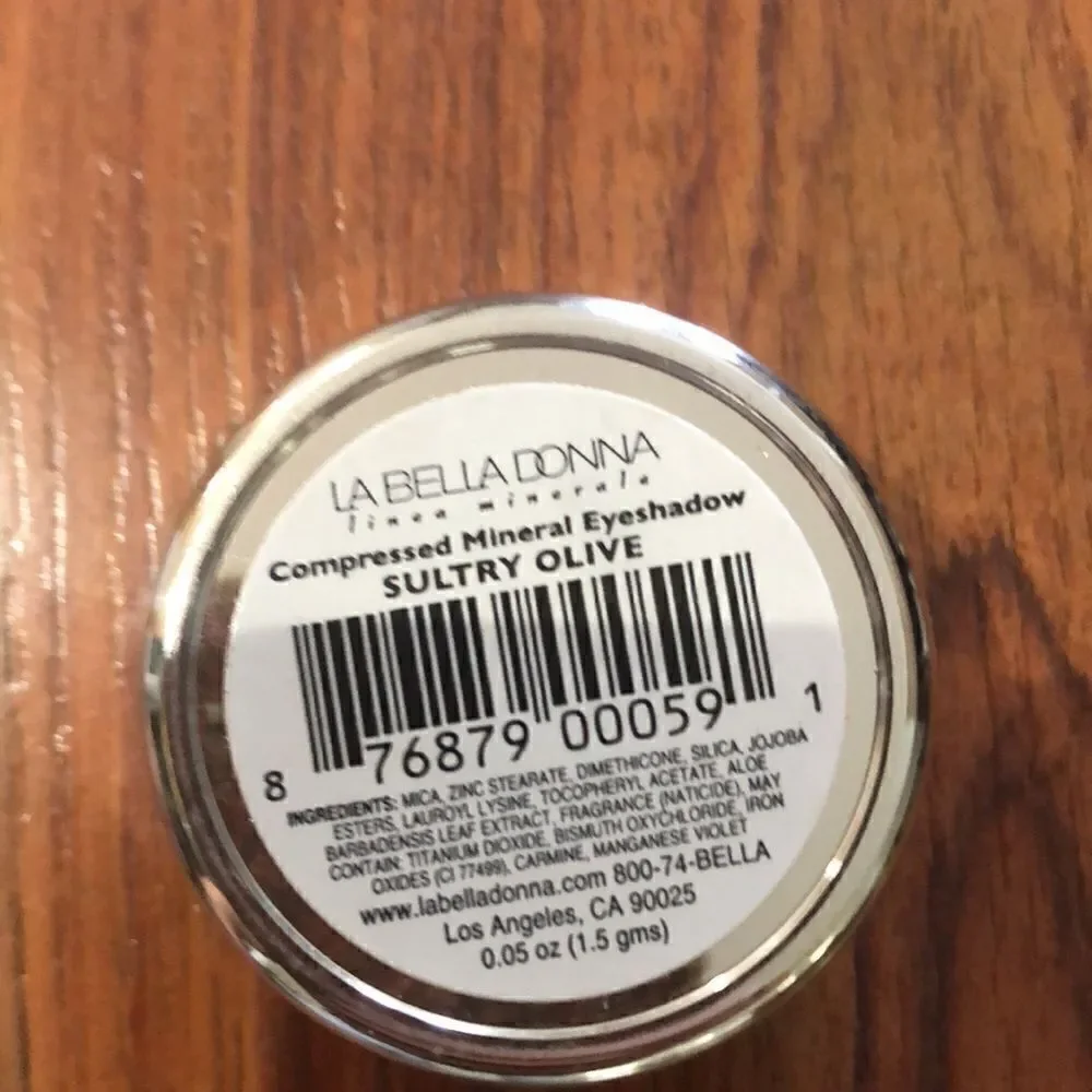 La Bella Donna sultry olive compressed mineral eyeshadow